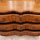 18th Century French Crossbow Front Chest of drawers in Walnutt