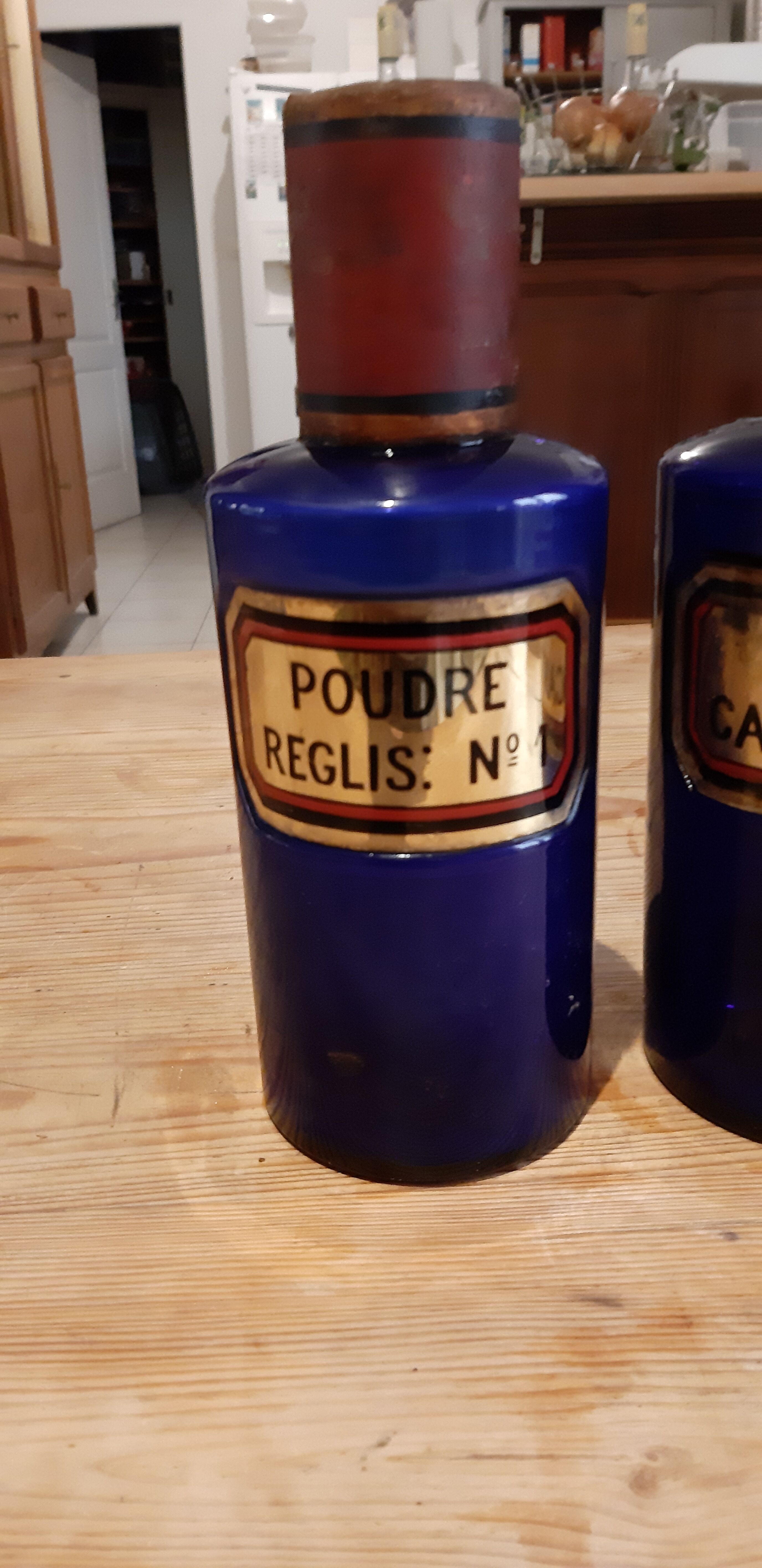 2 pots a pharmacy 19th in dark blue glass