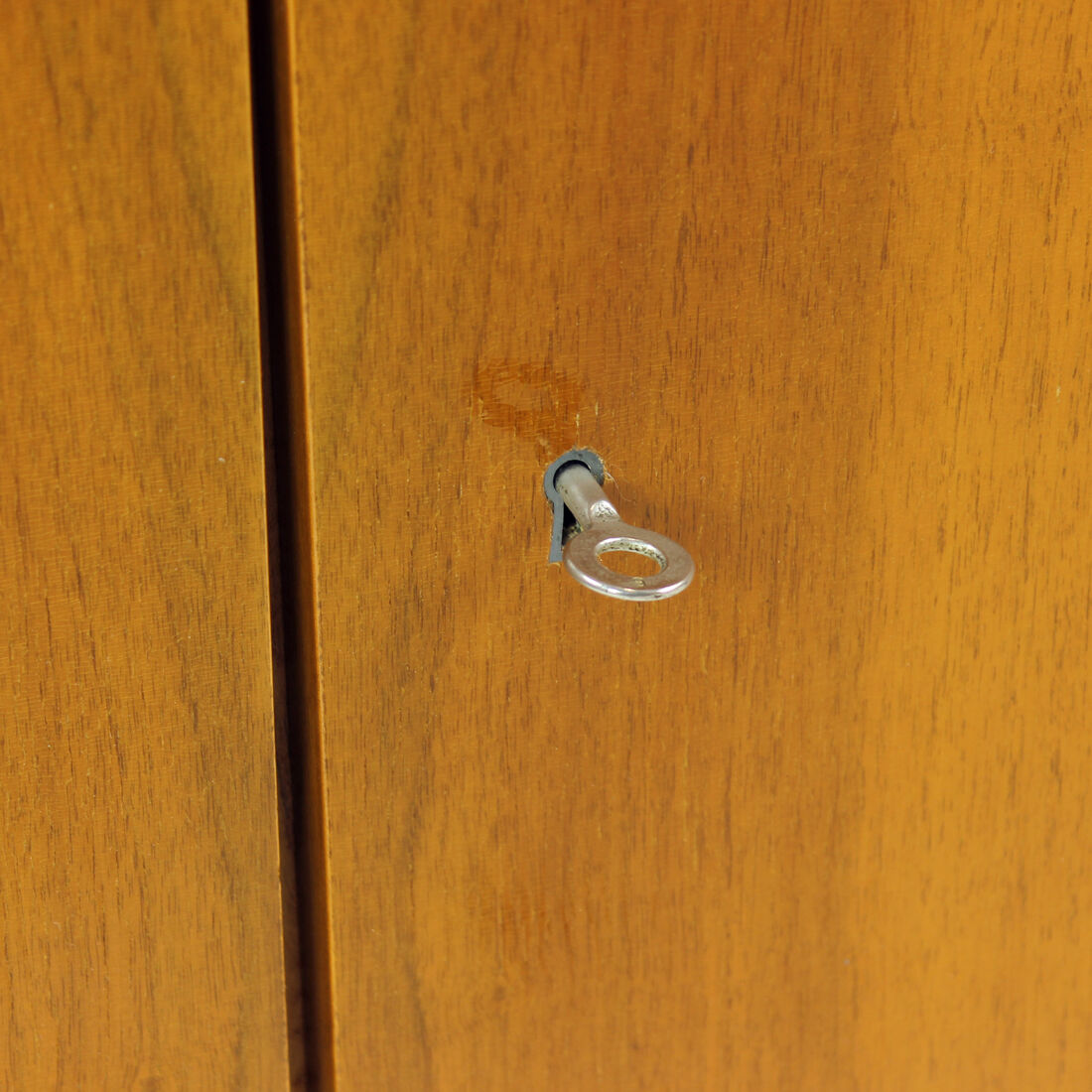 Bibliothèque du milieu du siècle en noyer par Jitona, Tchécoslovaquie