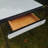 Formica table with extensions
