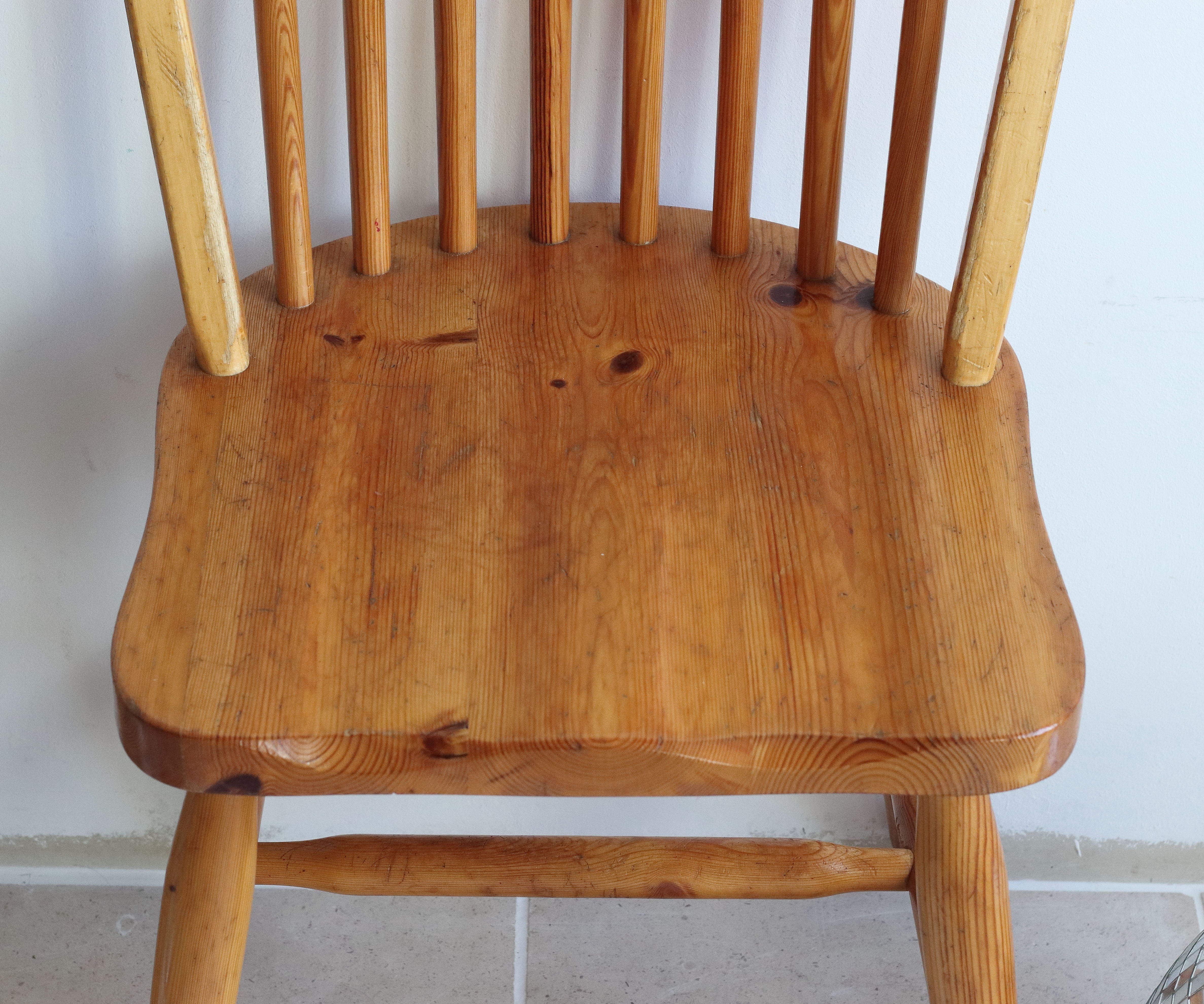 Windsor 60s cobble chair in solid wood