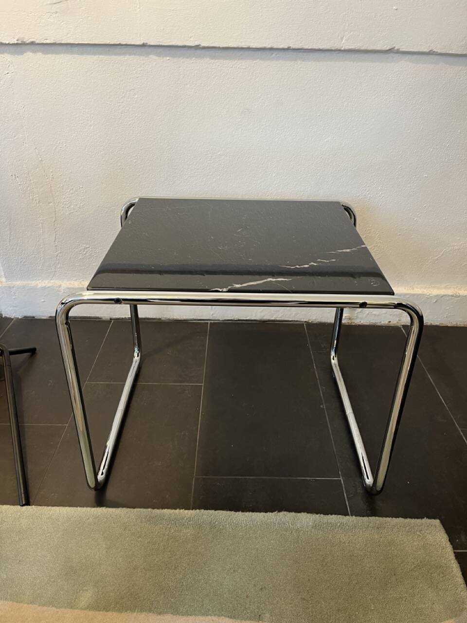 Knoll, Laccio side table