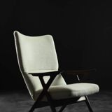 Fauteuil haut de salon vintage en teck et tissu bouclé blanc du milieu du siècle norvégien, années 1960