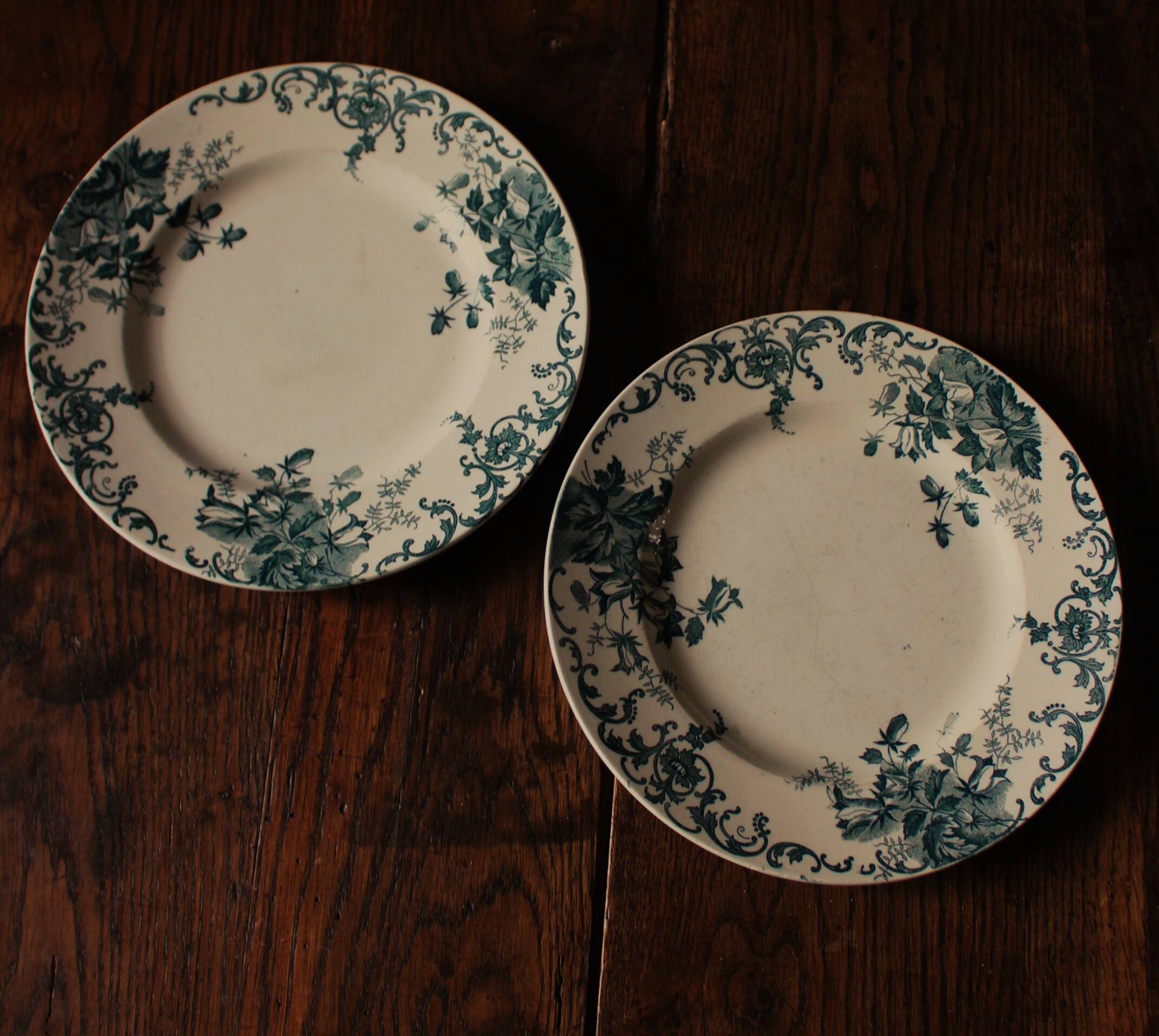 Mismatched lot 4 flat plates + small Saint Amand Terre de fer Blue Green
