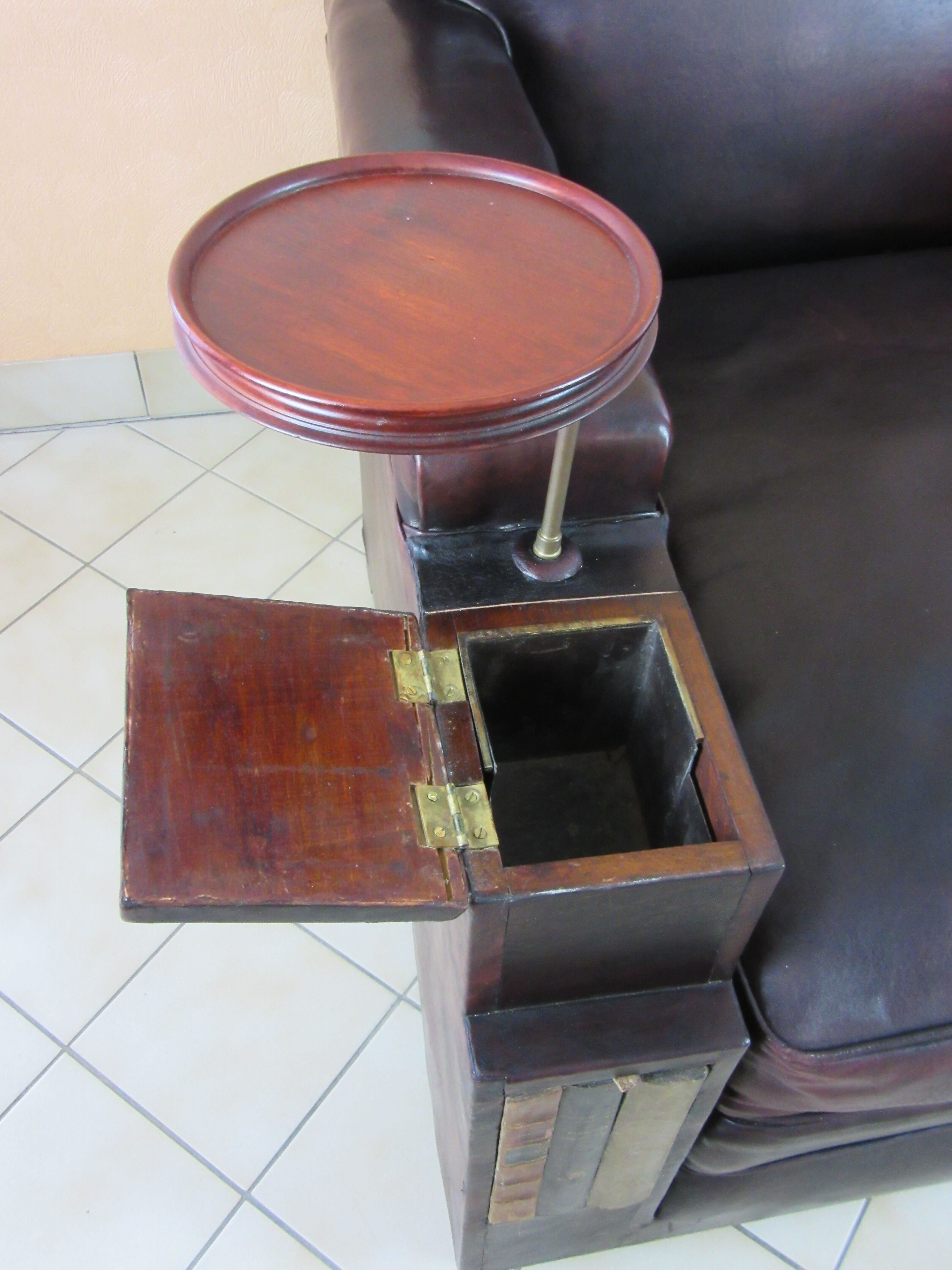 Fauteuil dandy ancien en cuir