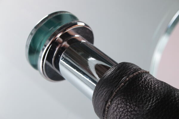 Fauteuil en cuir noir par Giovanni Tommaso Garattoni Italie verre et cuir noir