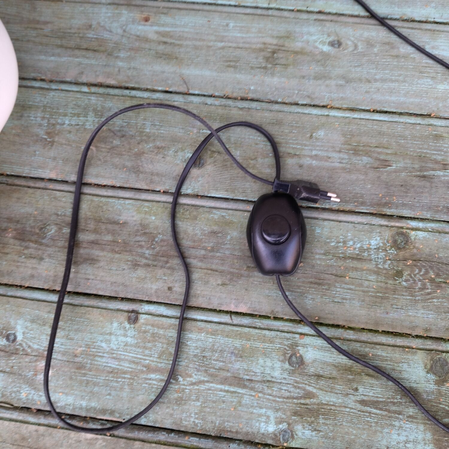 Douglas Mont plastic pouf old edition