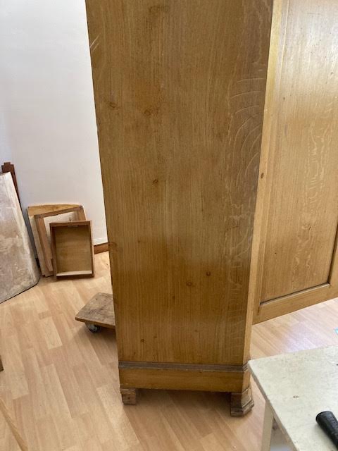 Wardrobe 2 doors old