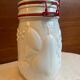 Bocal en verre blanc