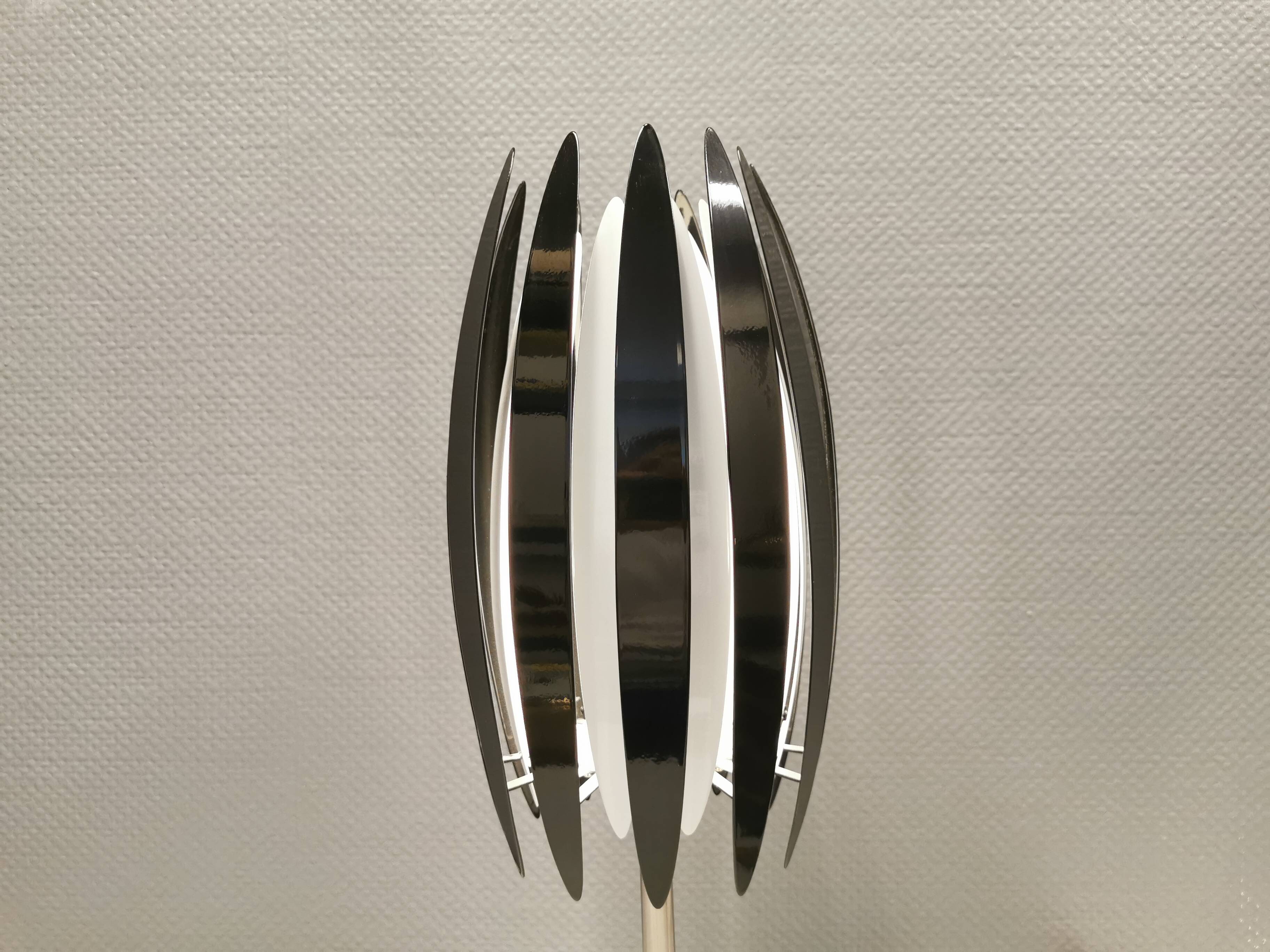 Large table lamp designed by Benny Frandsen for Frandsen Lightning in the mid-1980s.