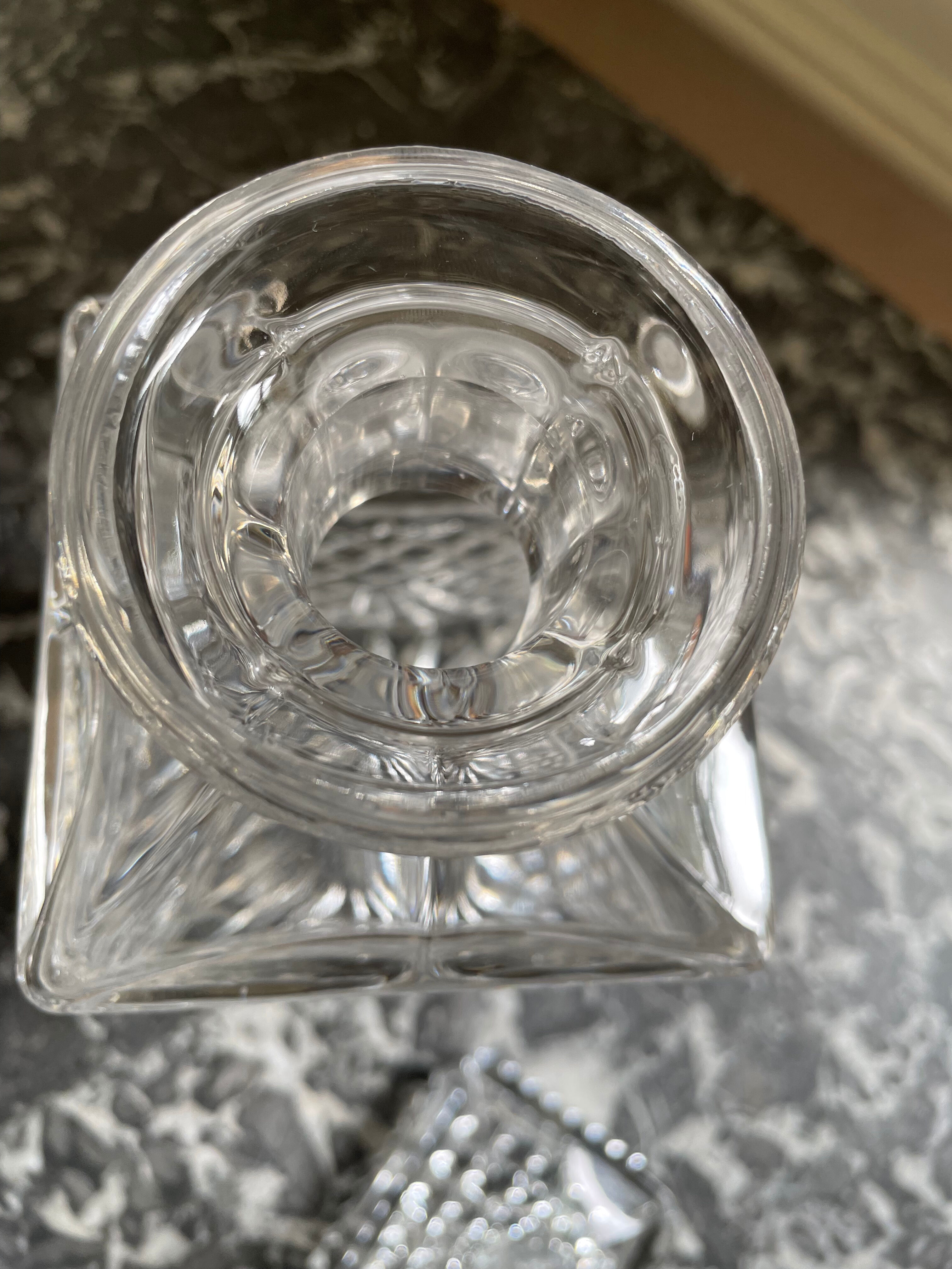 Vintage crystal decanter diamond tip