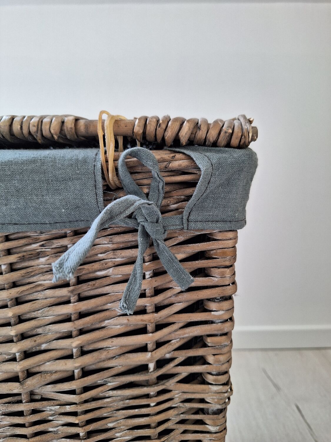 Wicker laundry basket