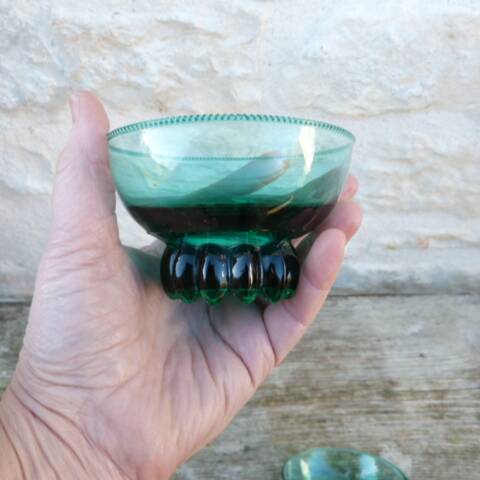 Lot de 2 coupelles en cristal vert foncé