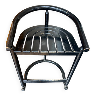 Chaise haute Allmilmö vintage 1980 – design postmodern en chêne courbé
