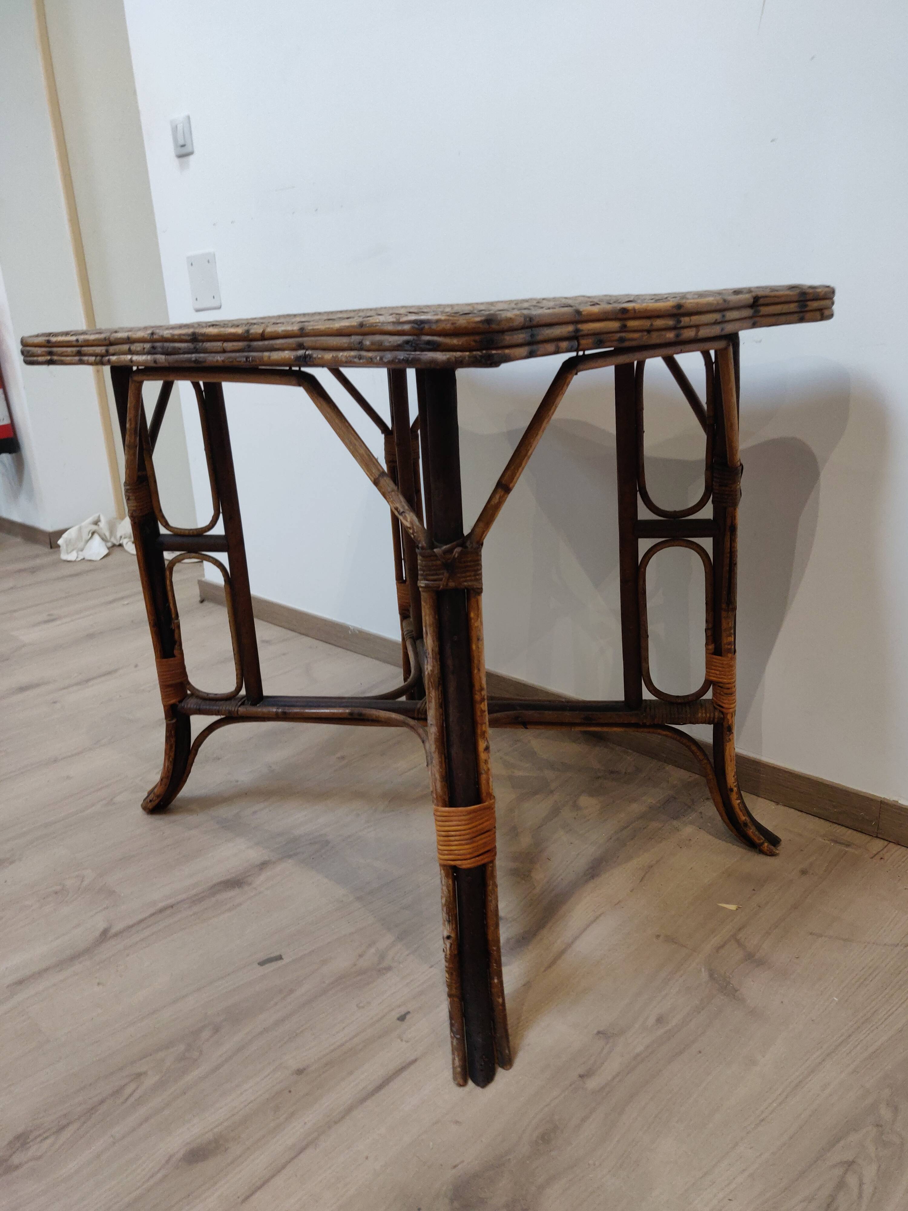 Table en rotin et bambou vintage