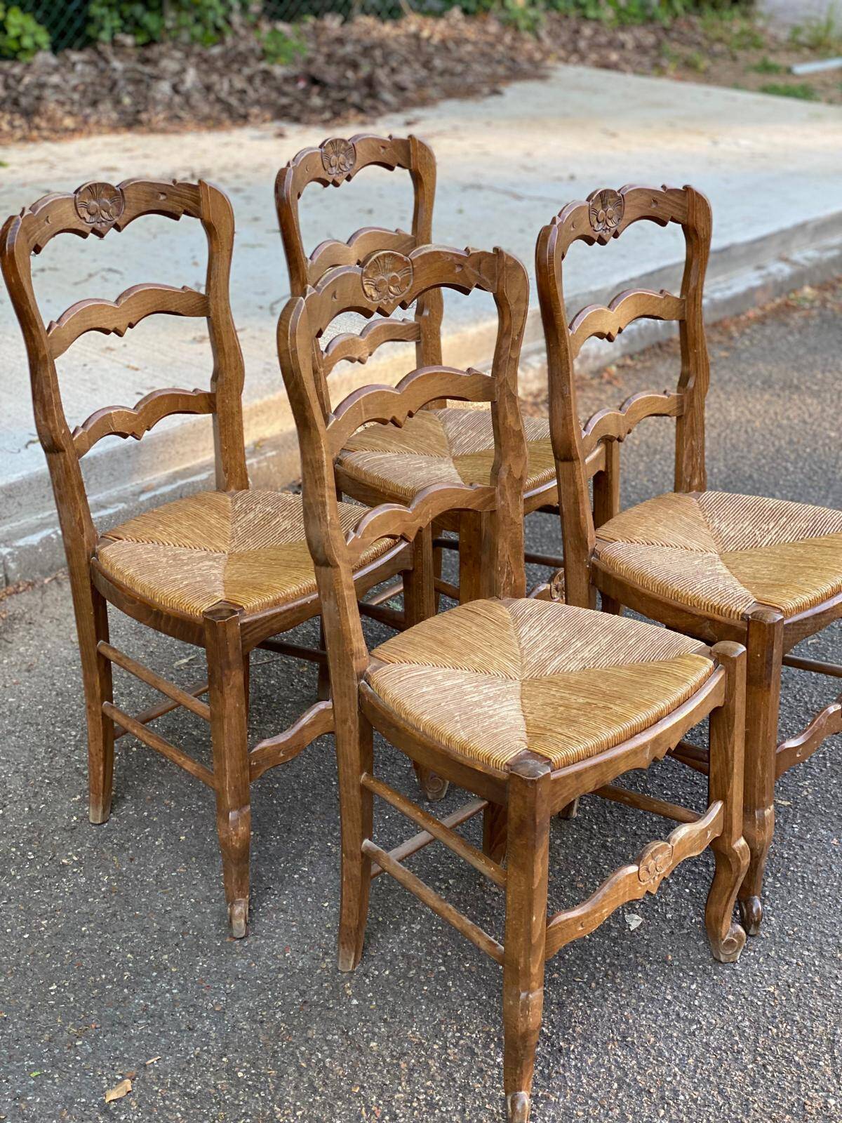 4 Louis XV chairs in solid blond oak and straw wood with shell sculptures