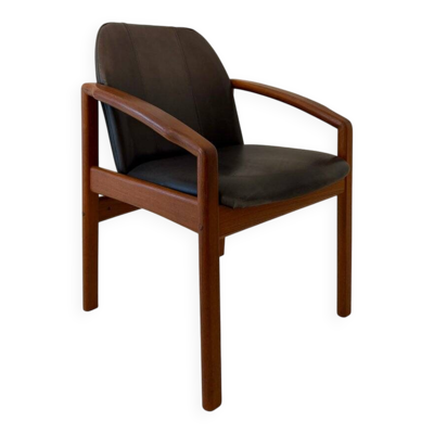 Chaise moderne du milieu du siècle en teck et cuir noir, Allemagne, années 1960.