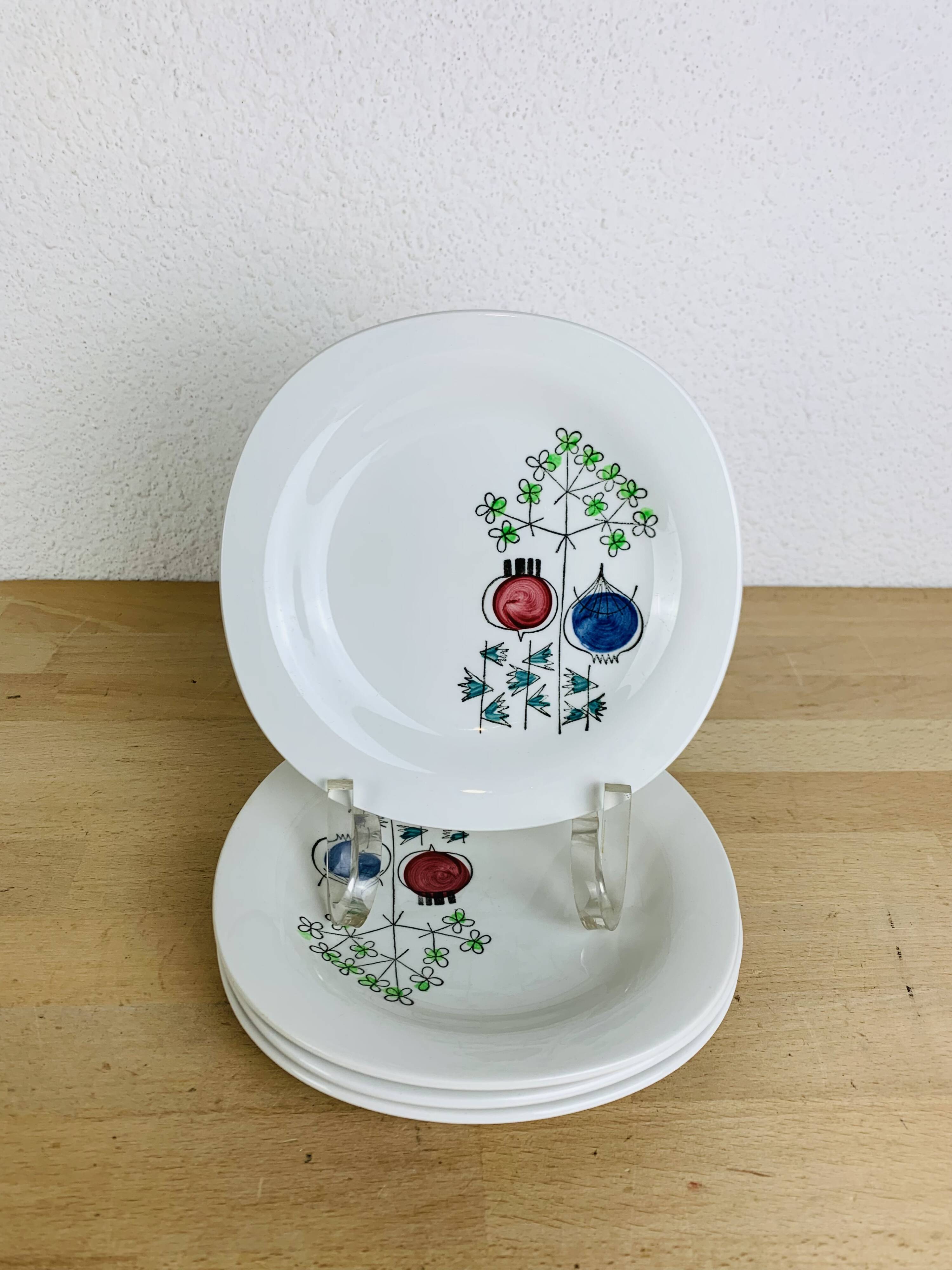 4 Pomona dessert plates by Marianne Westman for Rörstrand Sweden
