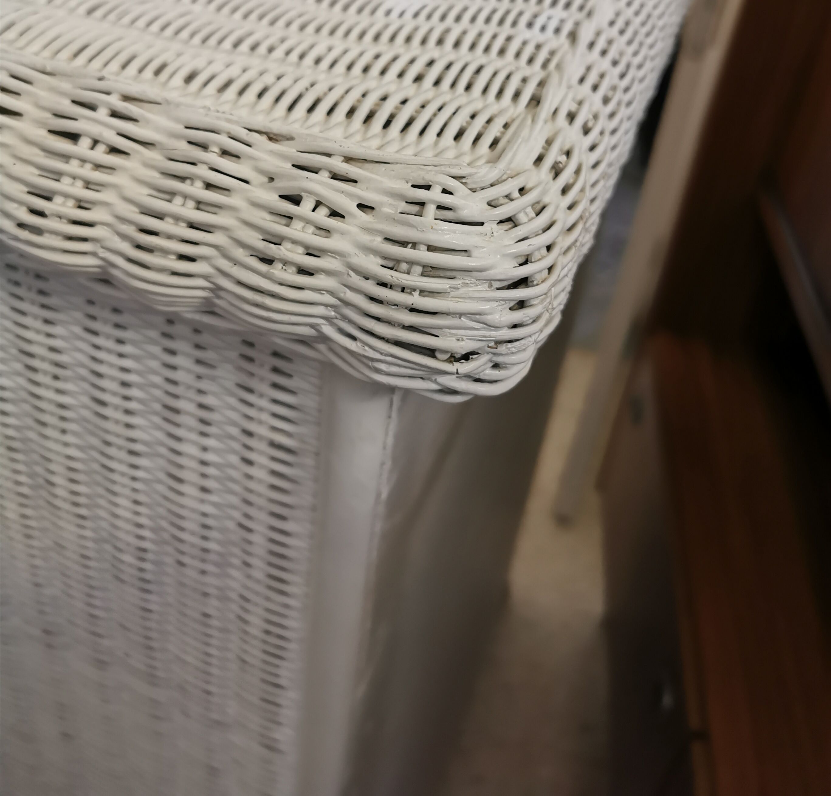 Chest of drawers in rattan