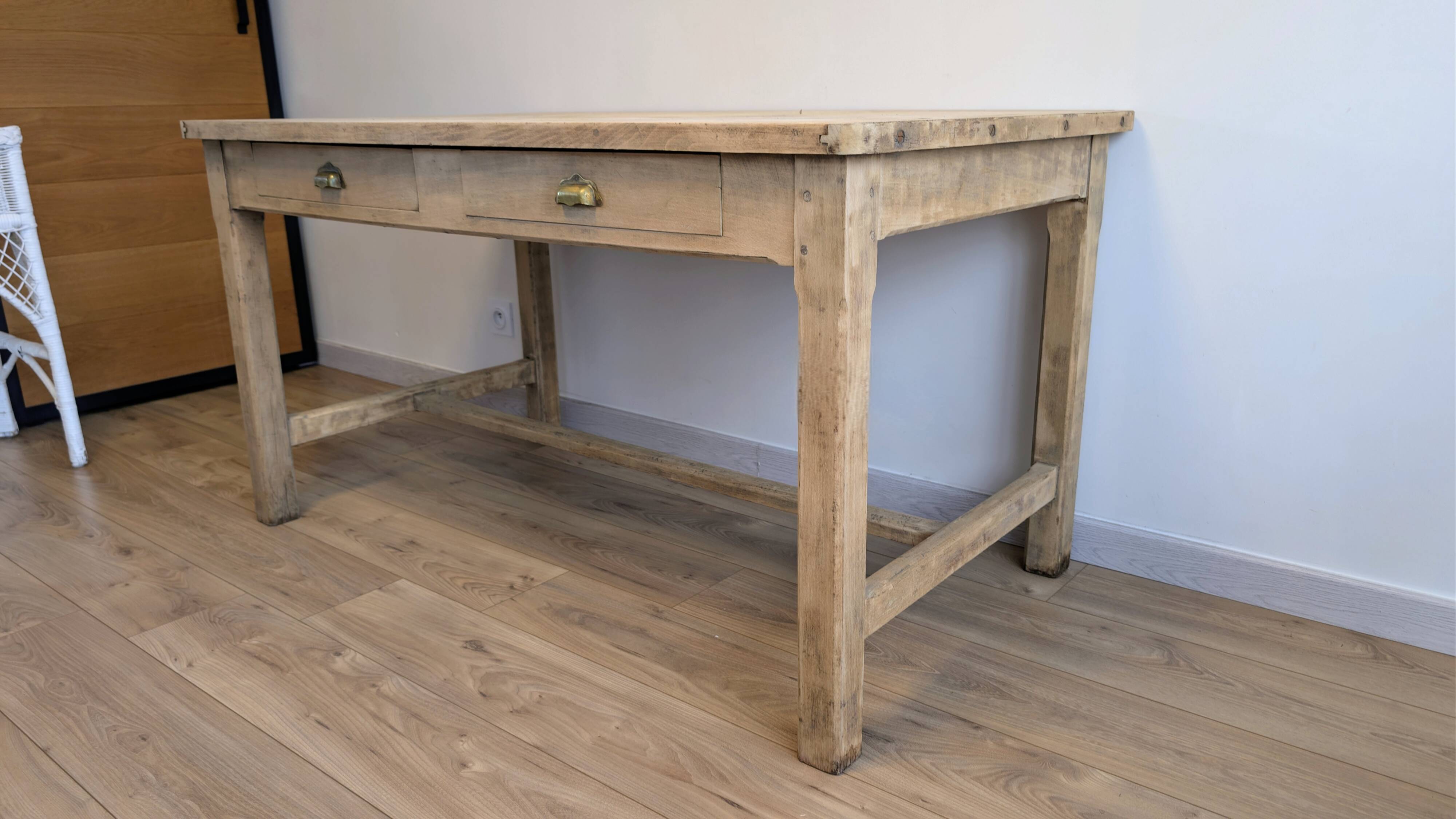 Old farmhouse table in solid cherry wood with drawers, 140 cm.