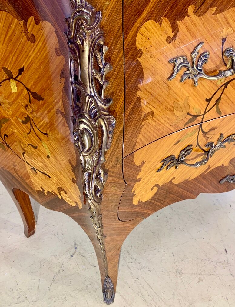 Curved chest of drawers Louis XV style in marquetry