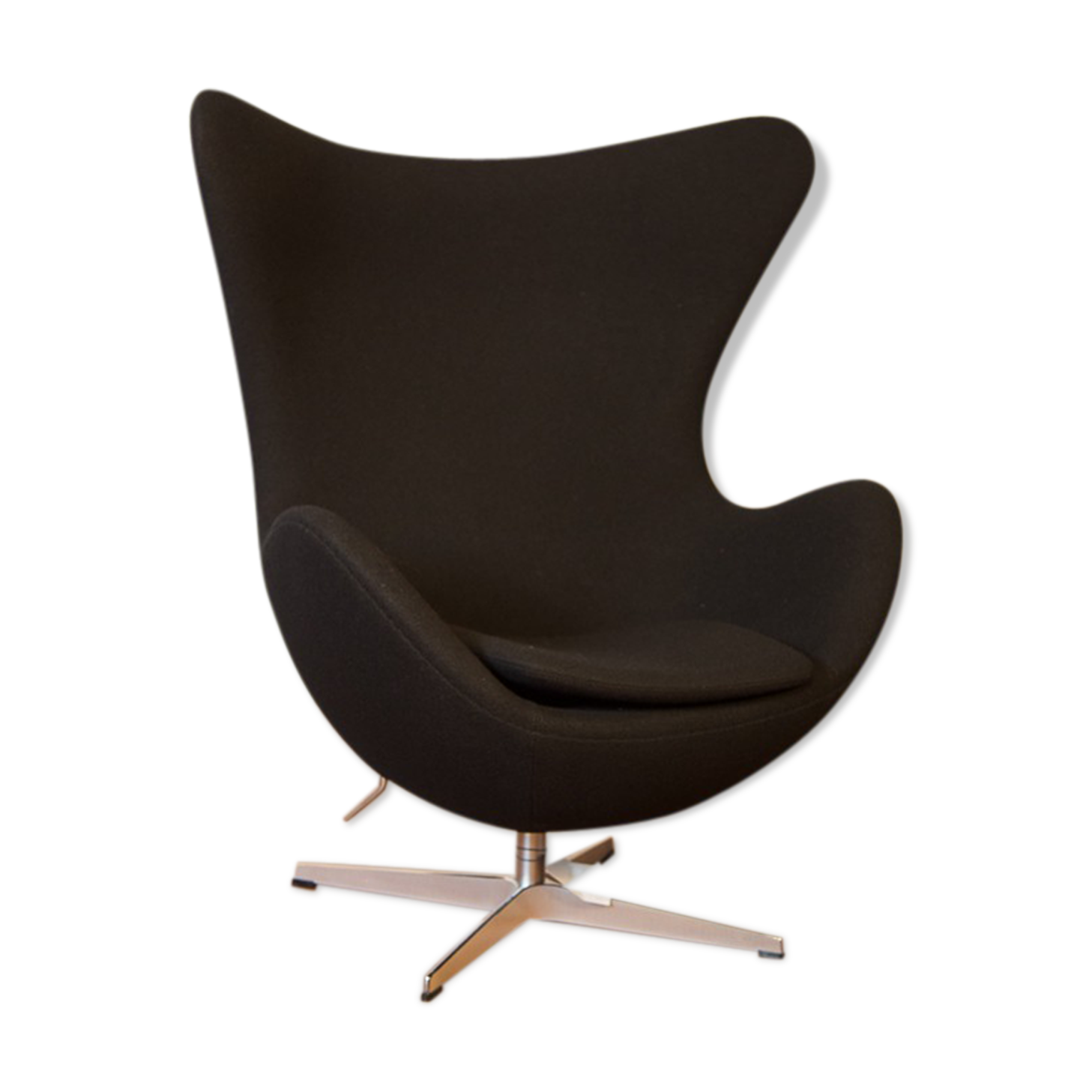 Egg chair by Arne Jacobsen for Fritz Hansen