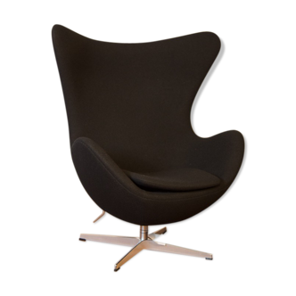 Egg chair by Arne Jacobsen for Fritz Hansen