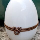 Porcelain egg box