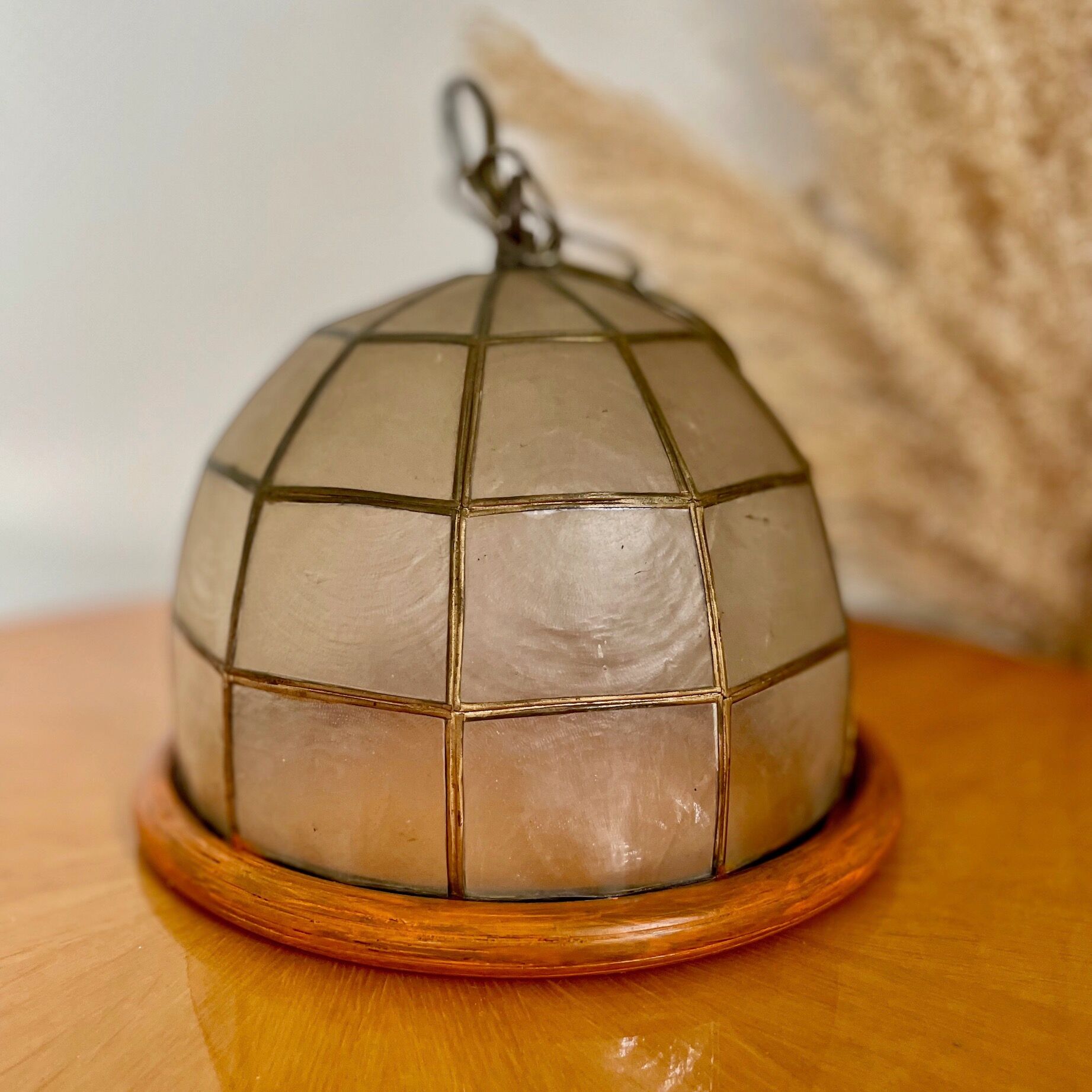 Pendant lamp in mother-of-pearl and vintage brass