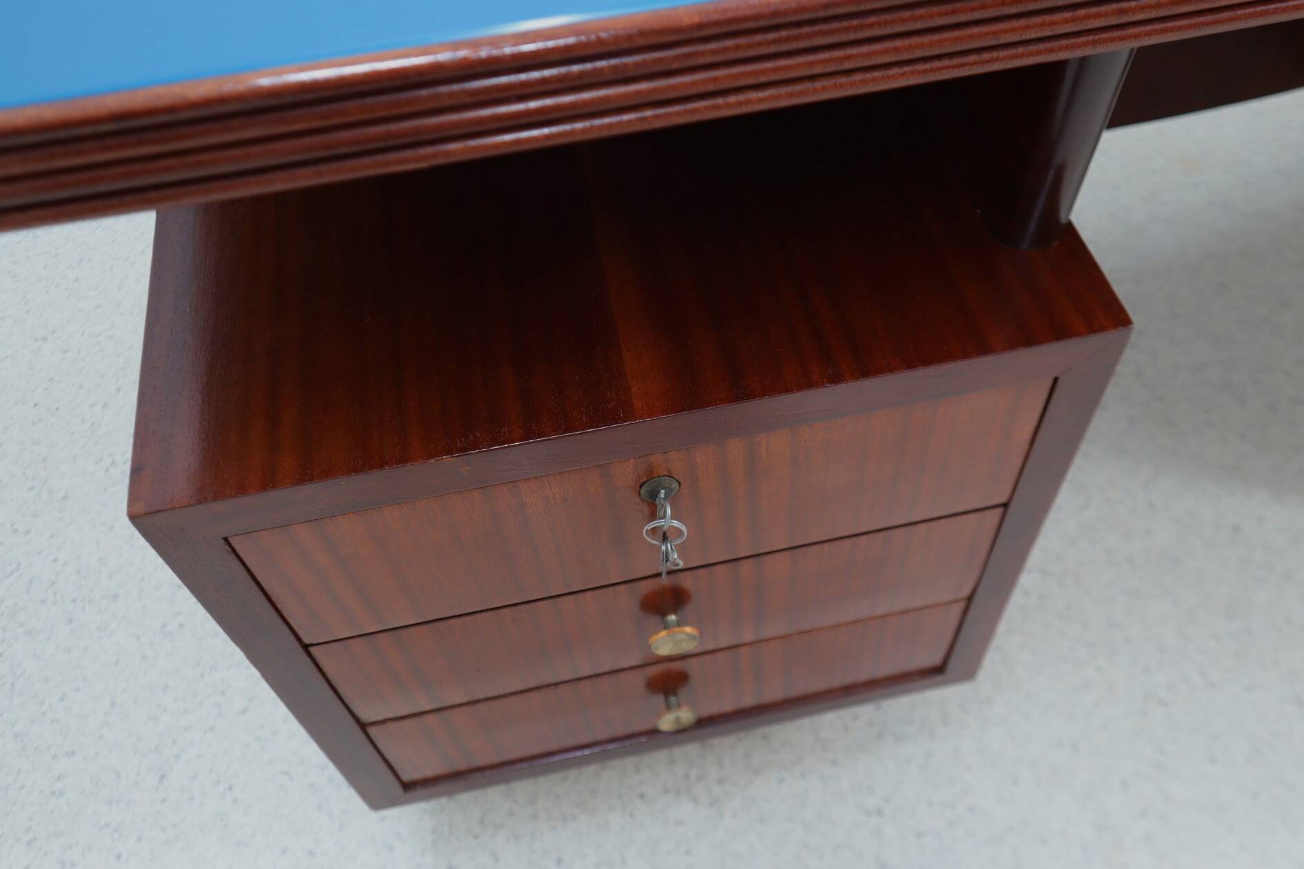 Bureau courbé vintage de design italien 1950