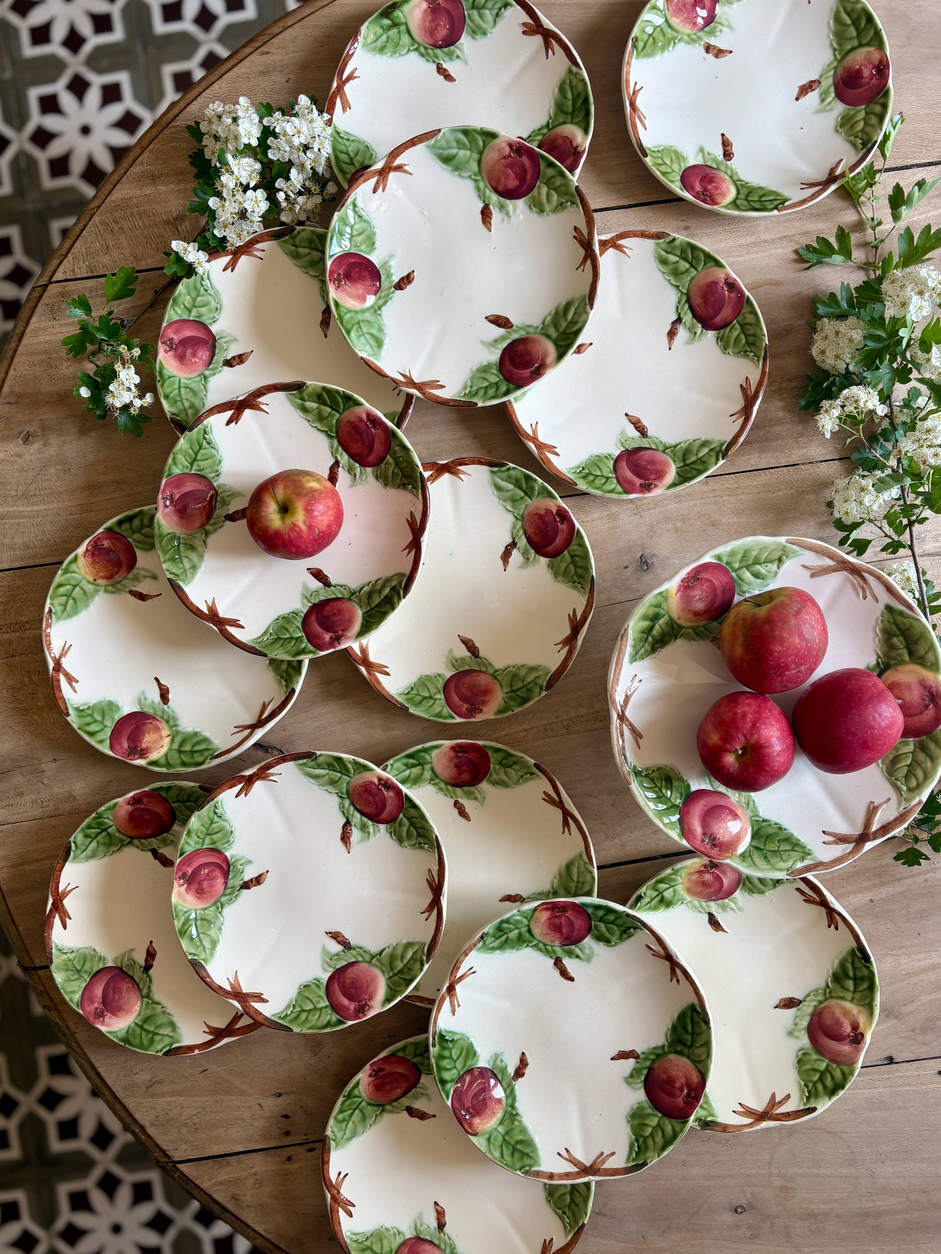 Antique barbotine service with Choisy le Roi apple decorations