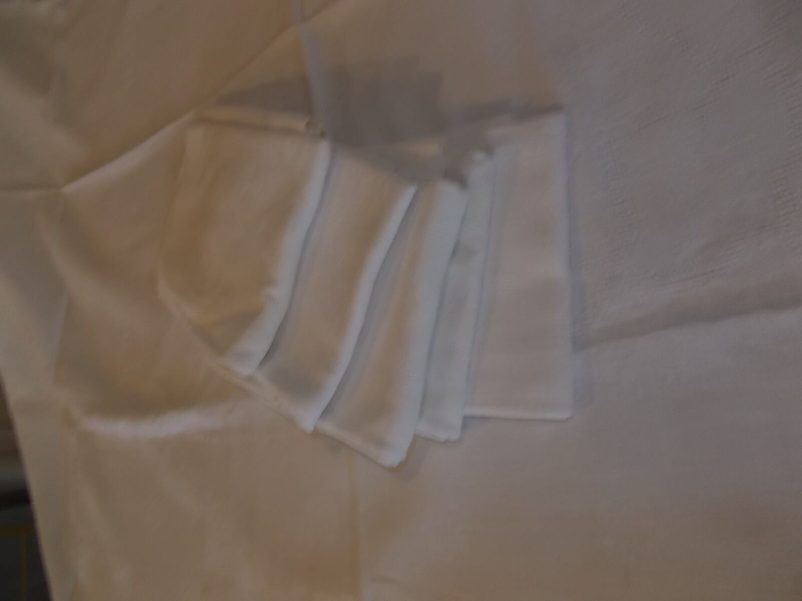 Damask tablecloth and napkins