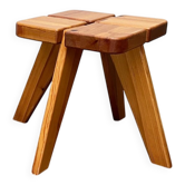 Tabouret Apila moderne du milieu du siècle en pin attribué à Rauni Peippo, Finlande, années 1960