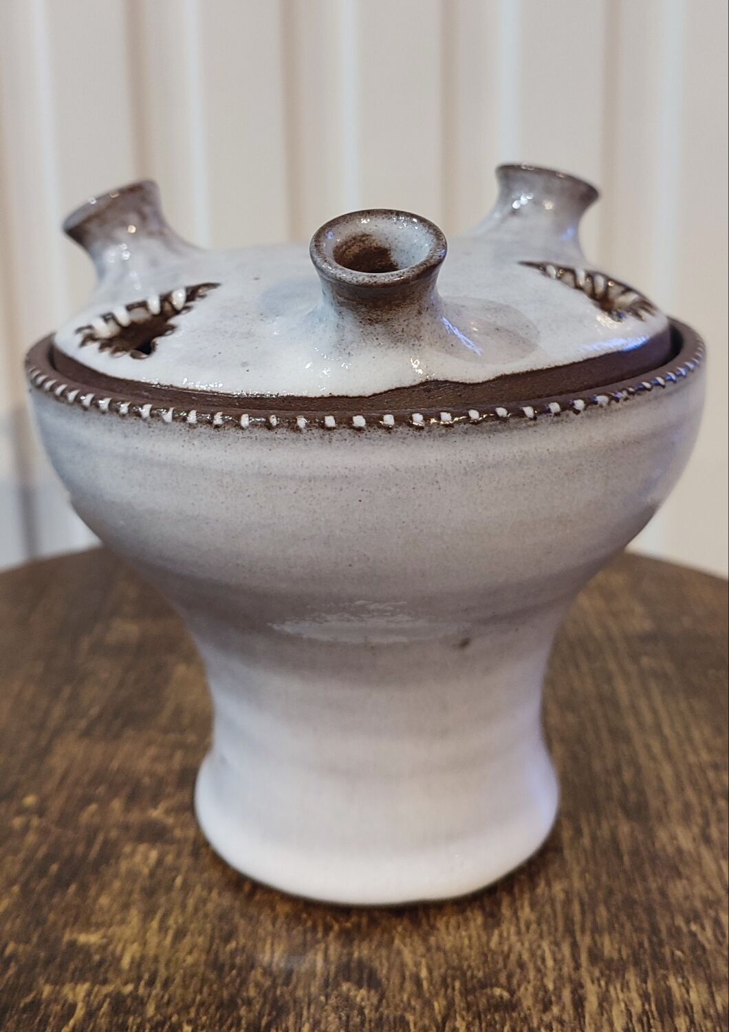 Pique-fleurs signé La Hulotte de Jeanne & Norbert Pierlot.