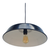 Suspension in black enamelled sheet metal