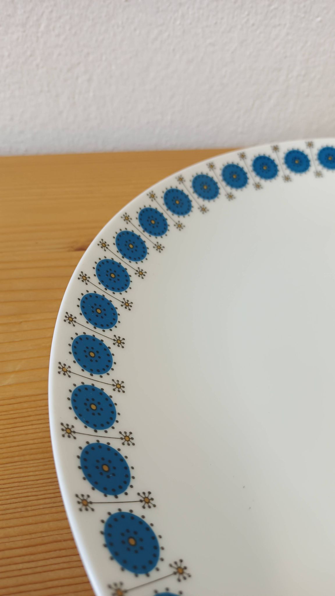 Service 4 dishes Thomas