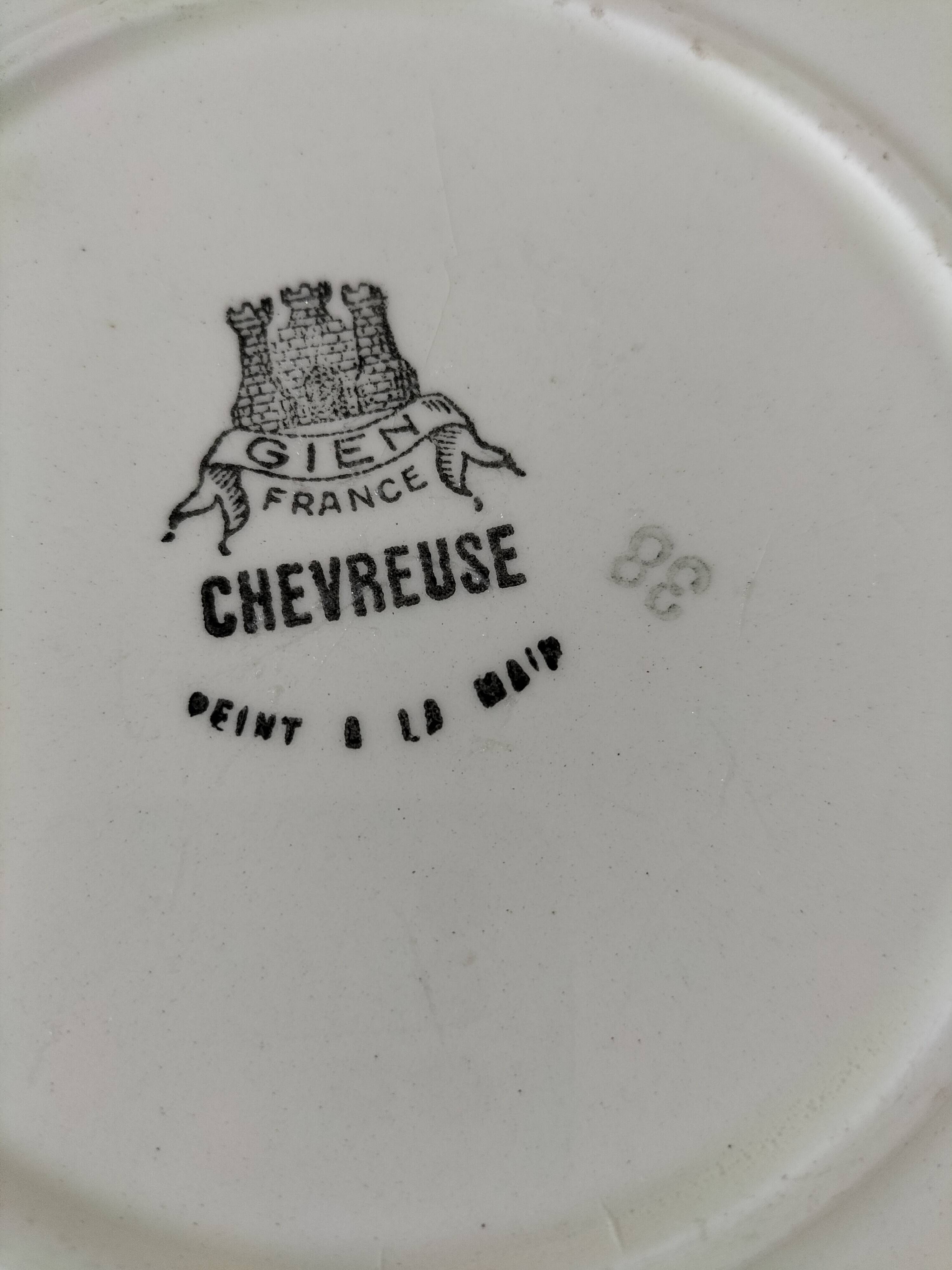 Large vintage gien chevreuse model dish