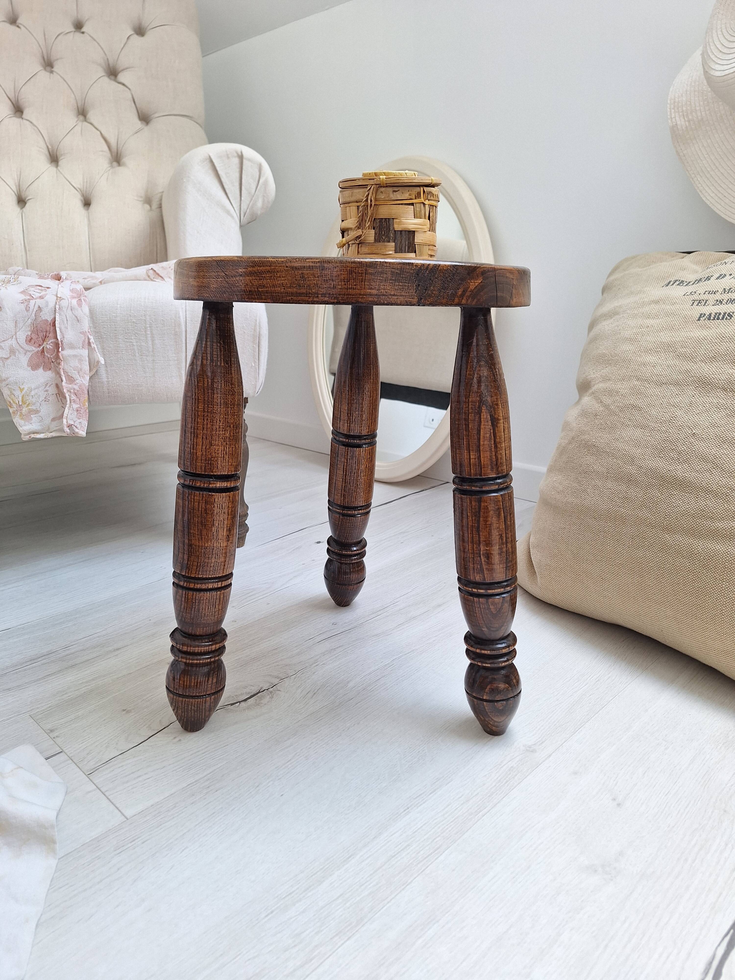 Solid wood tripod stool
