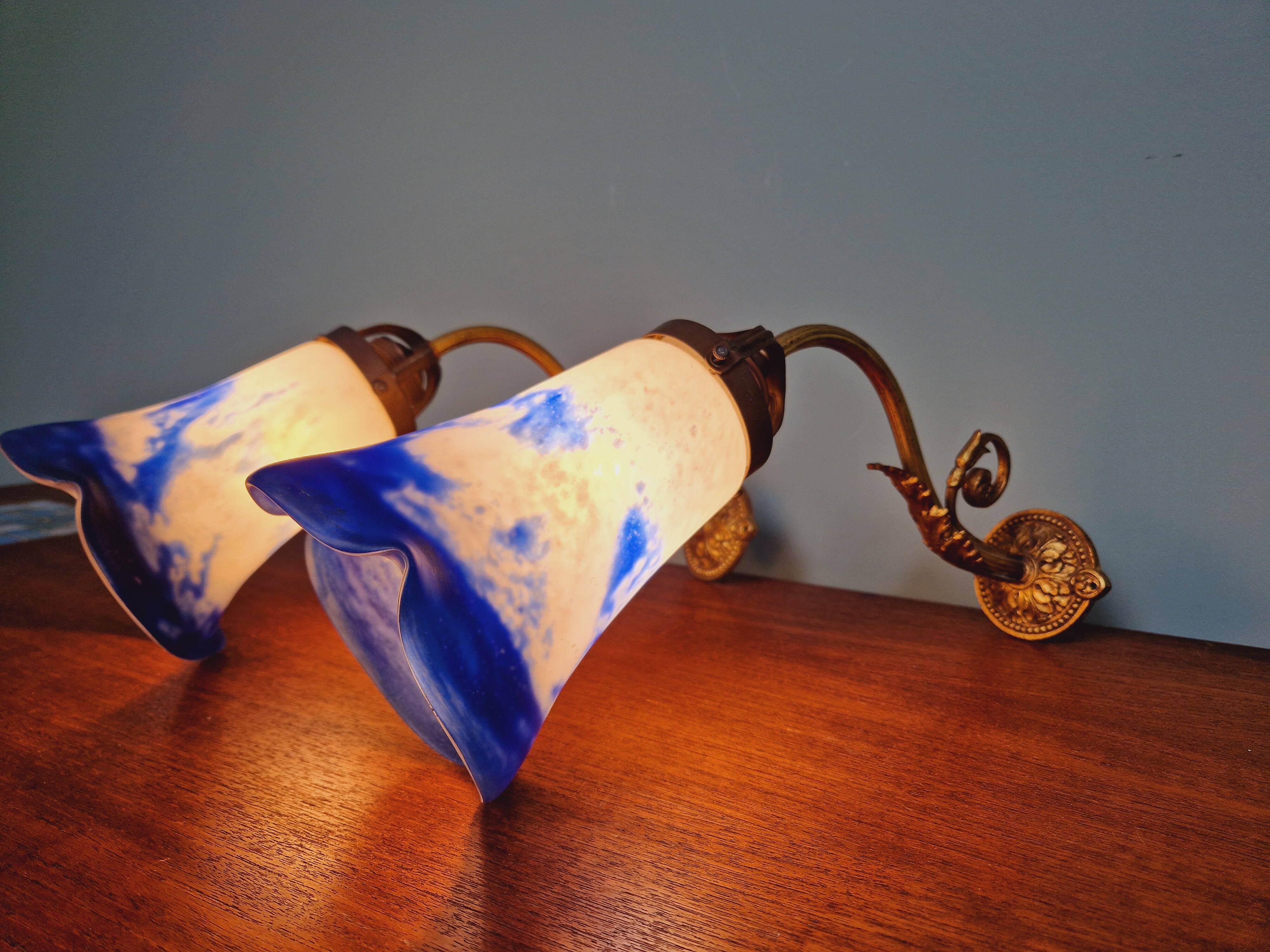 Pair of wall lights in bronze and marmoreal glass