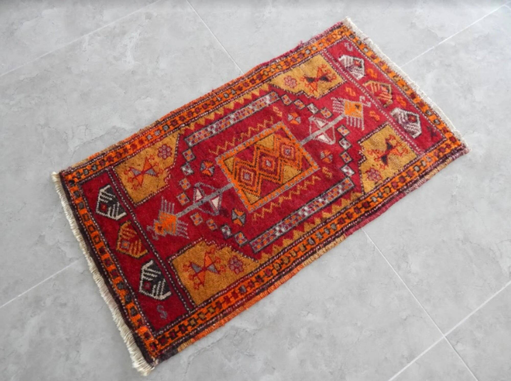 Vintage Turkish hallway rug 54x96 cm