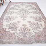 Farmhouse floral vintage carpet rug