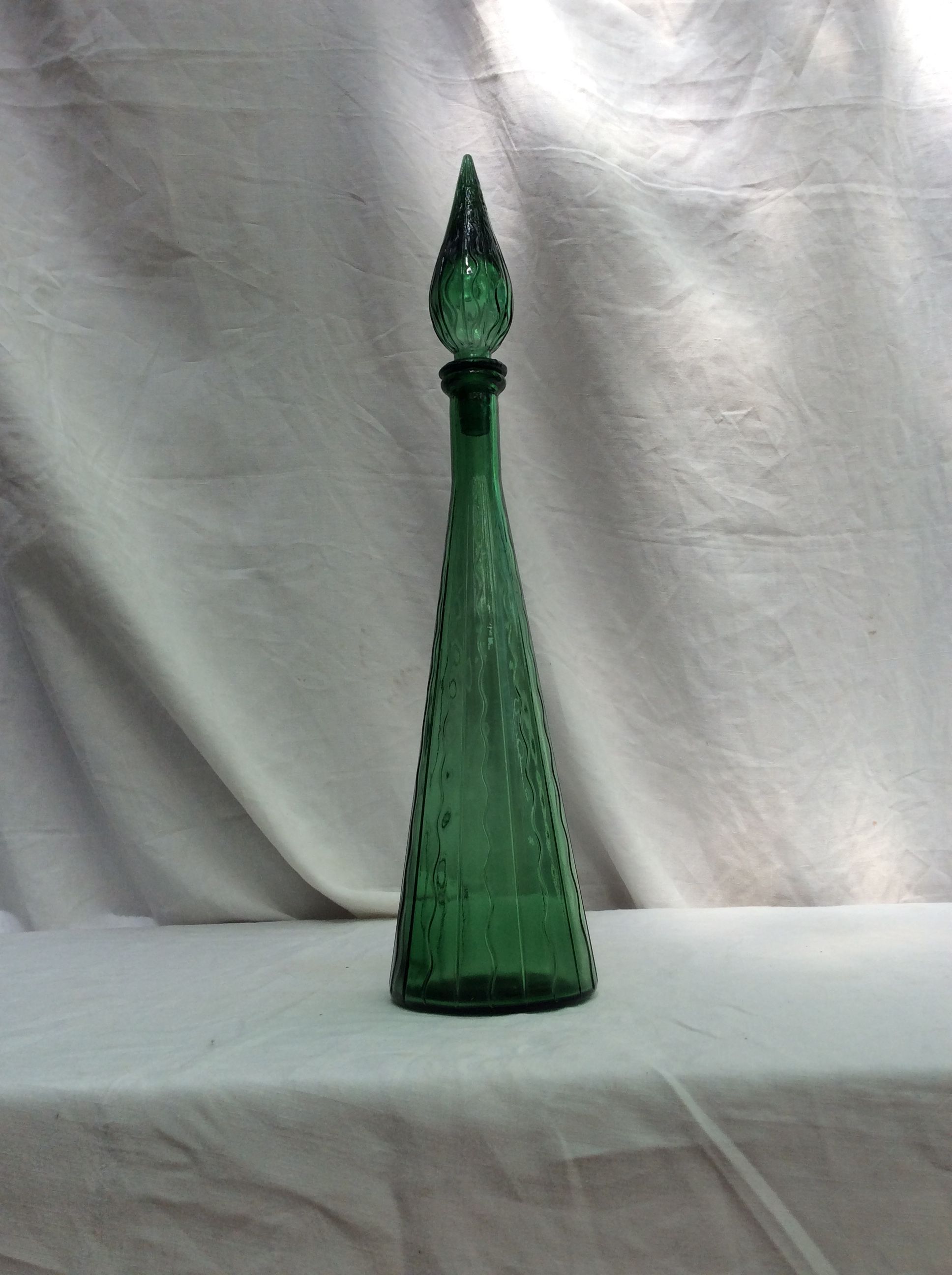 Italian carafe in green glass with its cap