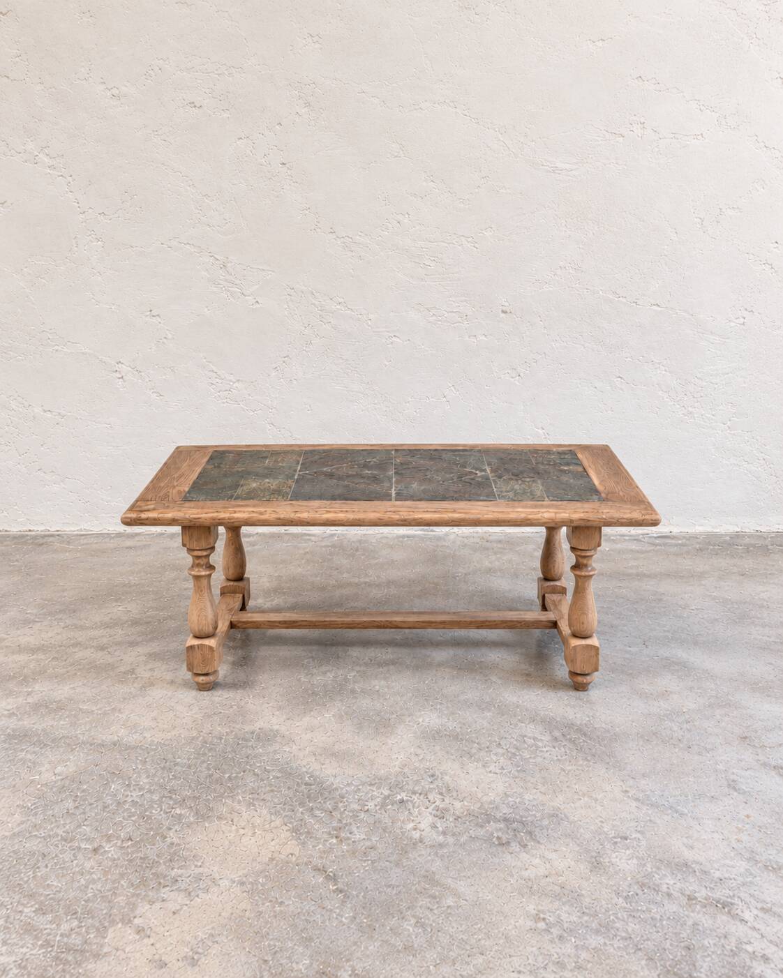 Table basse en chêne massif et pierre
