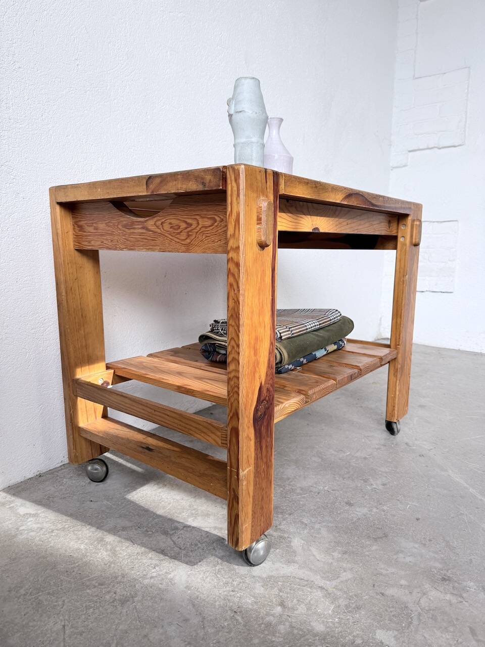 1980 pine wheeled console table