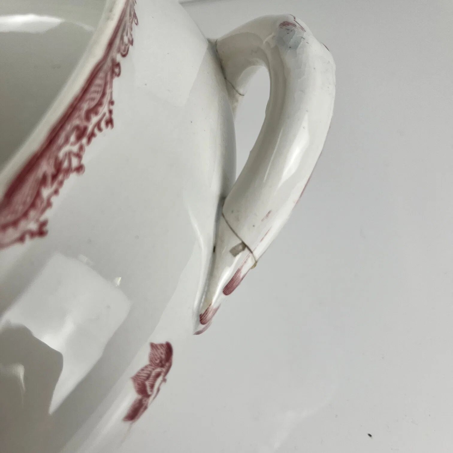 Soupière Sarreguemines, modèle "Fontange", rouge, 1918-1950
