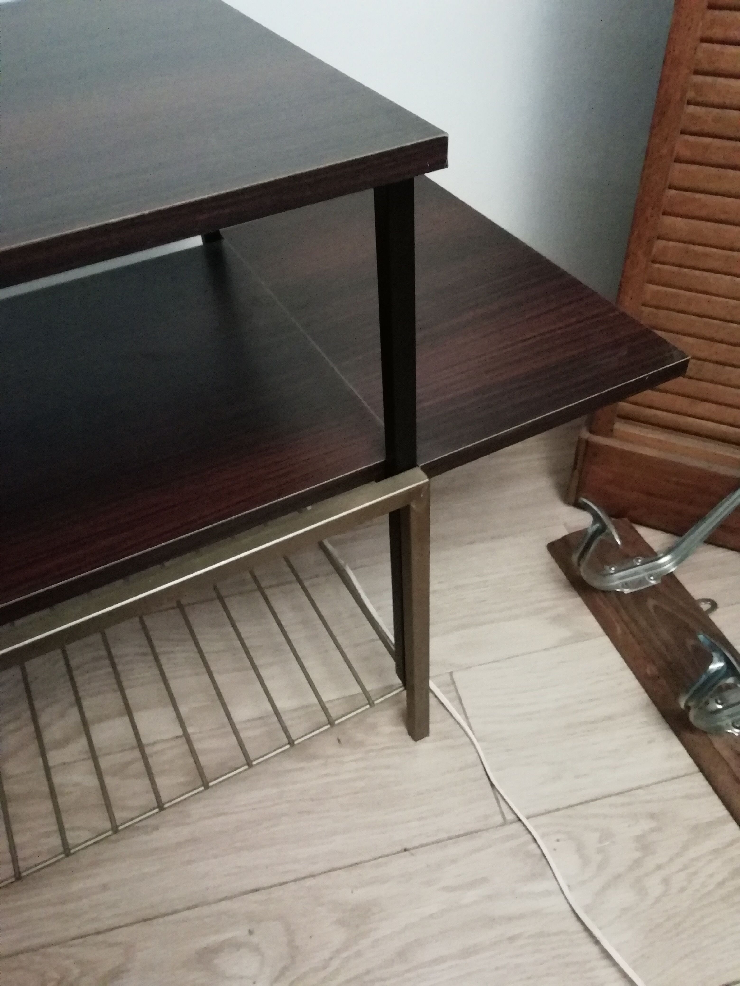 Beating coffee table