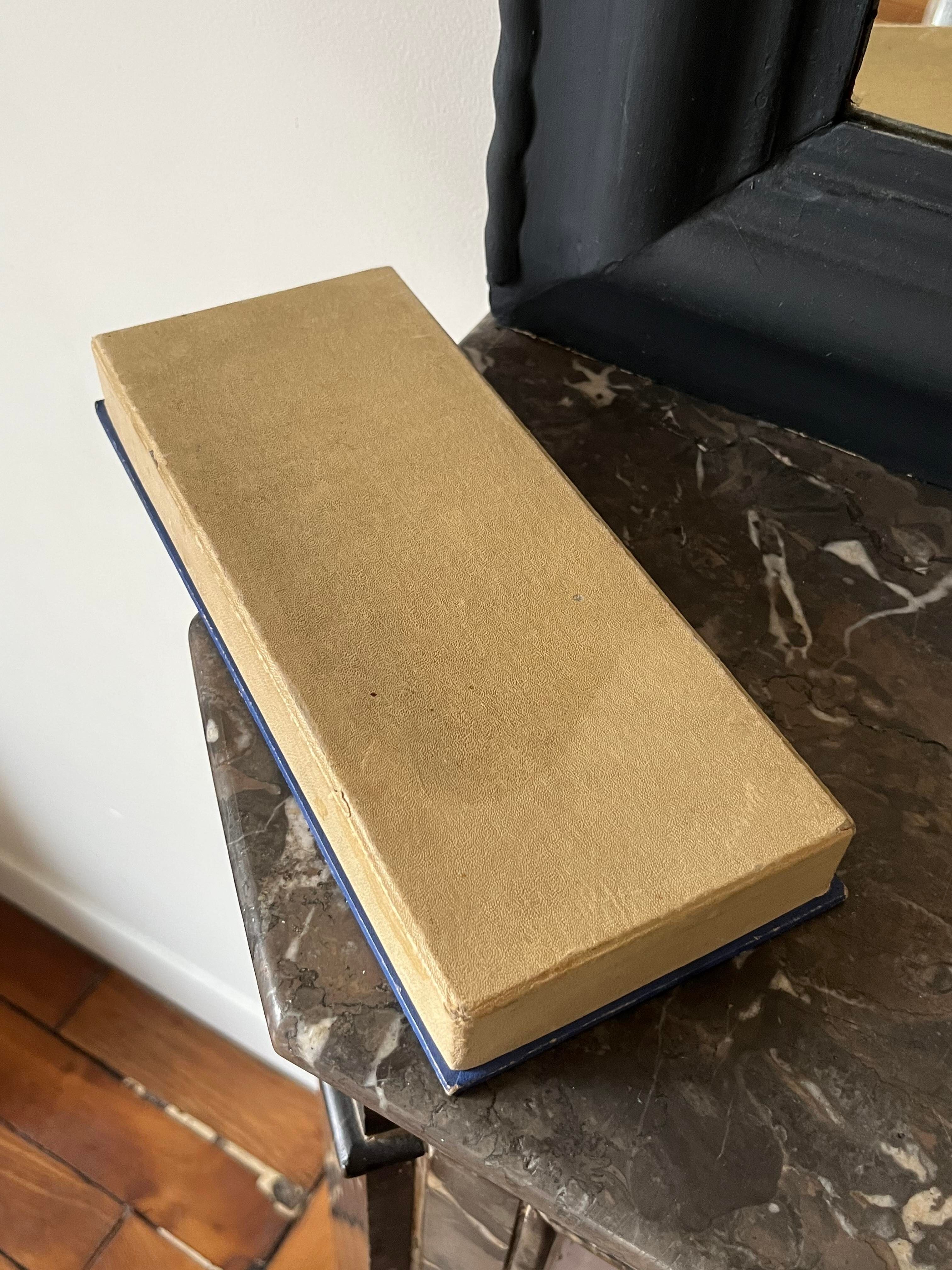 11 Daum crystal knife holder with its box