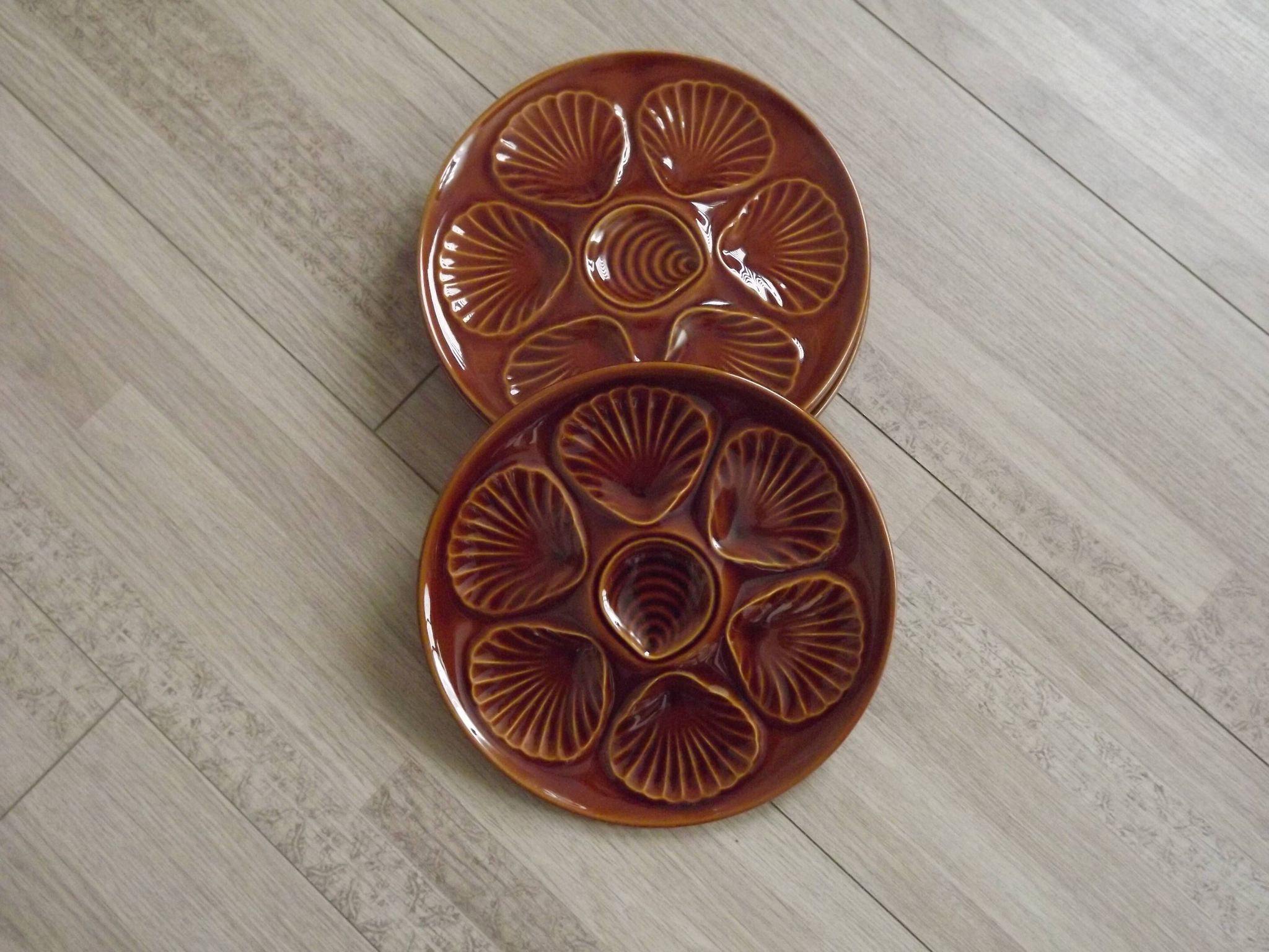 Set of 6 brown majolica oyster plates for 6 oysters and lemon 4951
