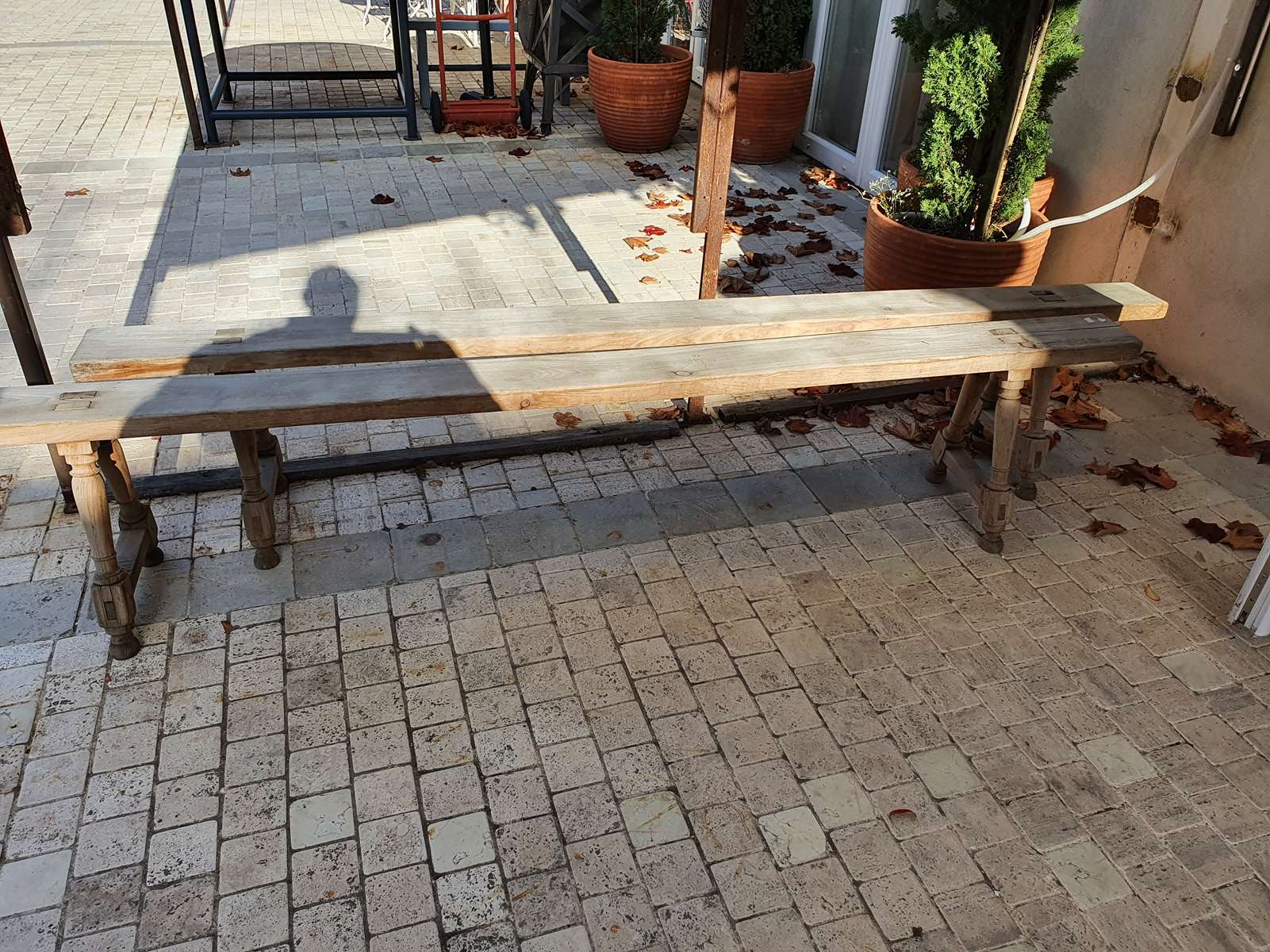 Pair of old decapes benches