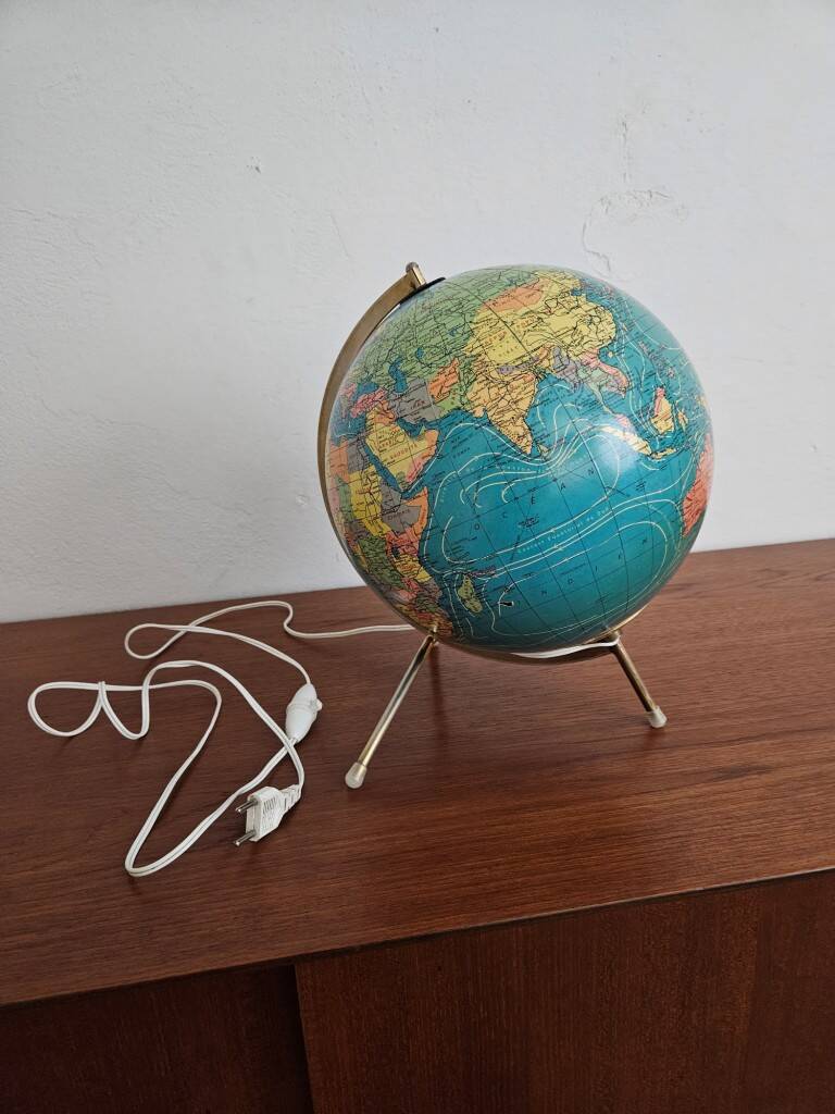 Barren Globe Lamp